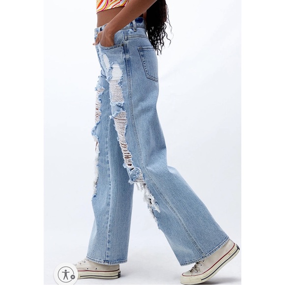 NWT Light Blue High Waisted Baggy Jean - Picture 2 of 8